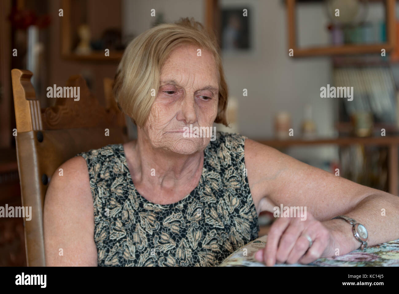 Frau von Elder Alter zu Hause Stockfoto