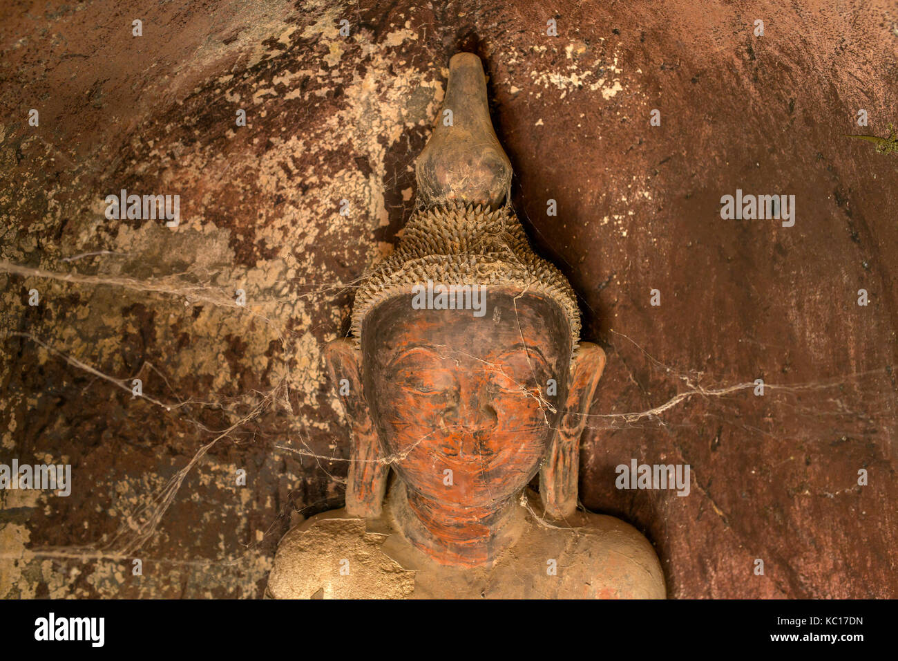 Buddha Statuen in Pho Win Taung Höhlen in Monywa, Mandalay Stockfoto