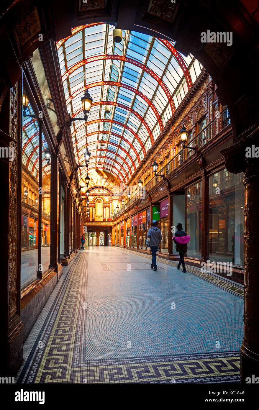 Die Edwardianische Zentrale (Shopping) Arcade, in der Zentrale Gebäude in Grey Street. Teil 'Grainger Town'. Tyne und Wear, Tyneside, England Stockfoto Die Edwardianische Zentrale (Shopping) Arcade, in der Zentrale Gebäude in Grey Street. Teil 'Grainger Town'. Tyne und Wear, Tyneside, England Stockfoto