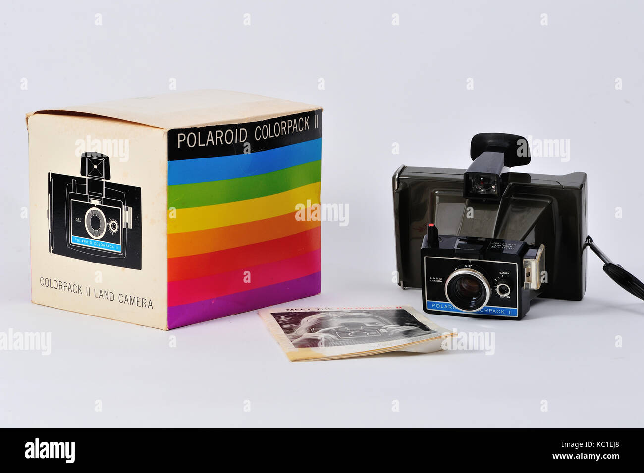 Jahrgang 1970 Polaroid land Camera mit Bedienungsanleitung und Box. Stockfoto