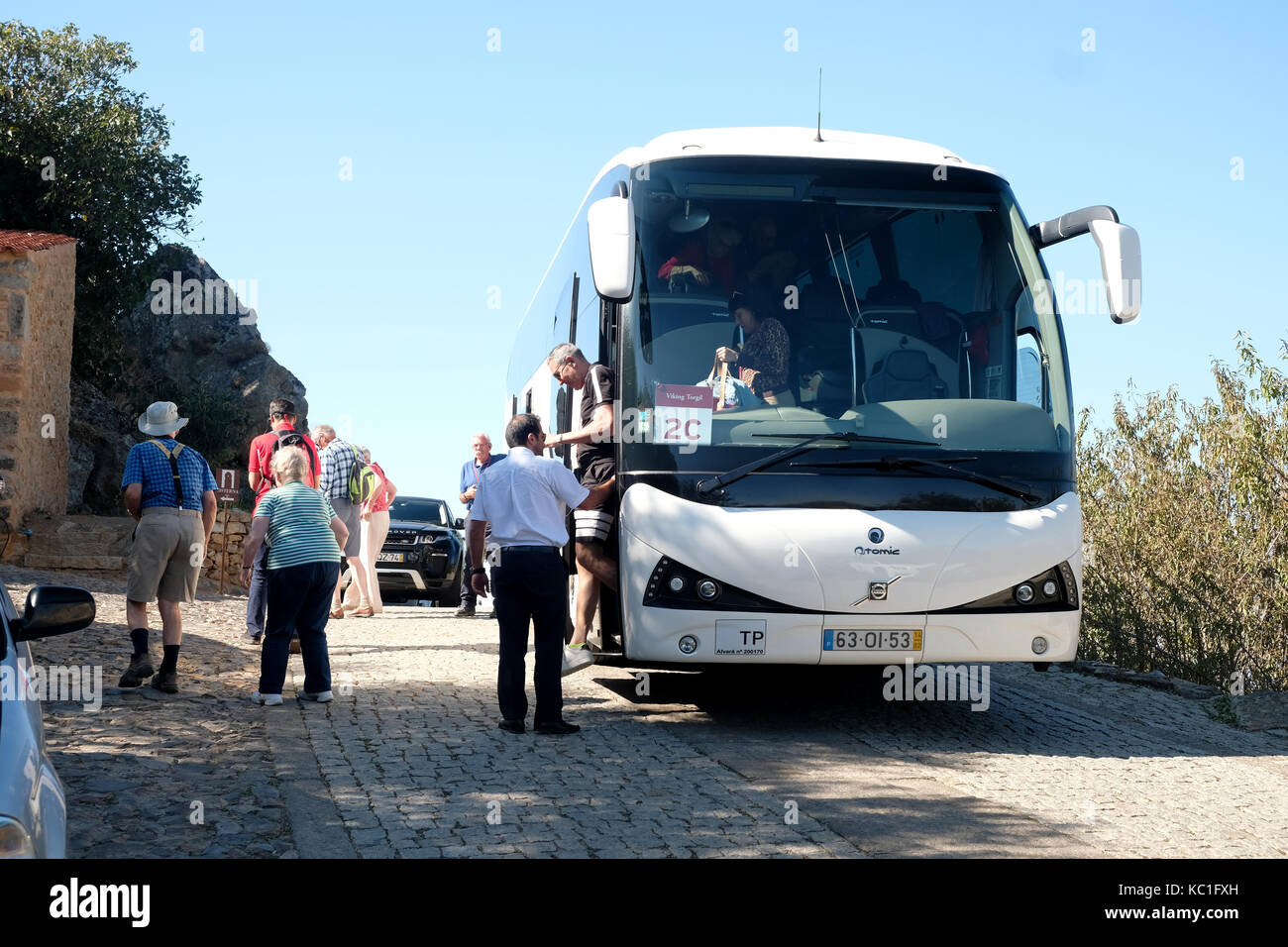 September 2017 - Vicking Kreuzfahrt Urlaub Reisebusse un Loading Touristen in Portugal. Stockfoto