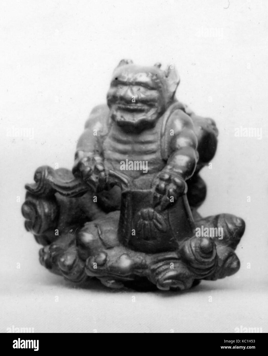 Netsuke der Dämon, Edo Periode (1615 - 1868), aus dem 18. Jahrhundert, Japan, Holz, H.1 5/8 in. (4,1 cm); W. 1 3/4 in. (4.4 cm), Netsuke Stockfoto