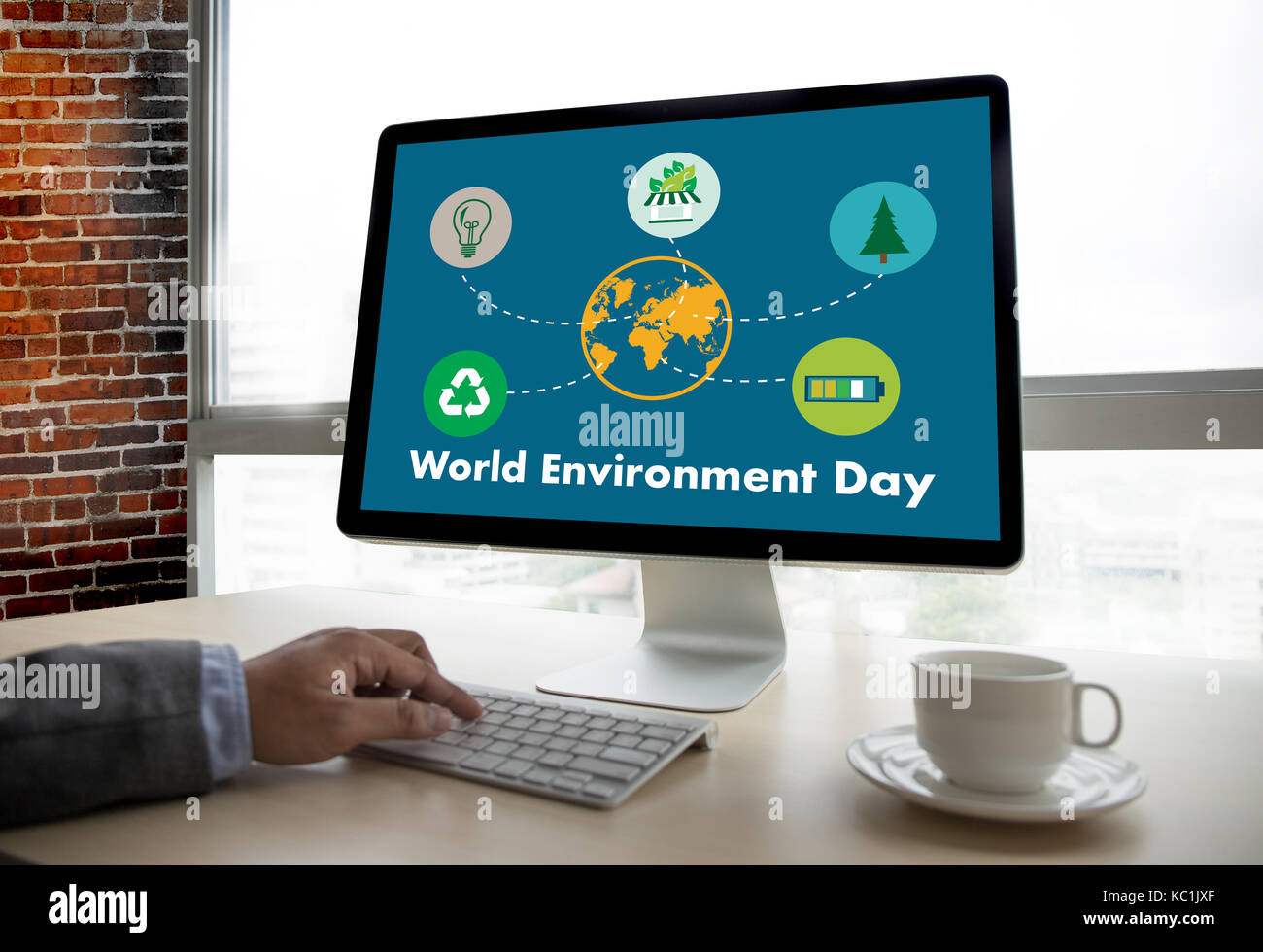Tag der Umwelt Earth Globus Ökologie Baum und green leaf Wasser kreative Arbeitsumgebung Stockfoto