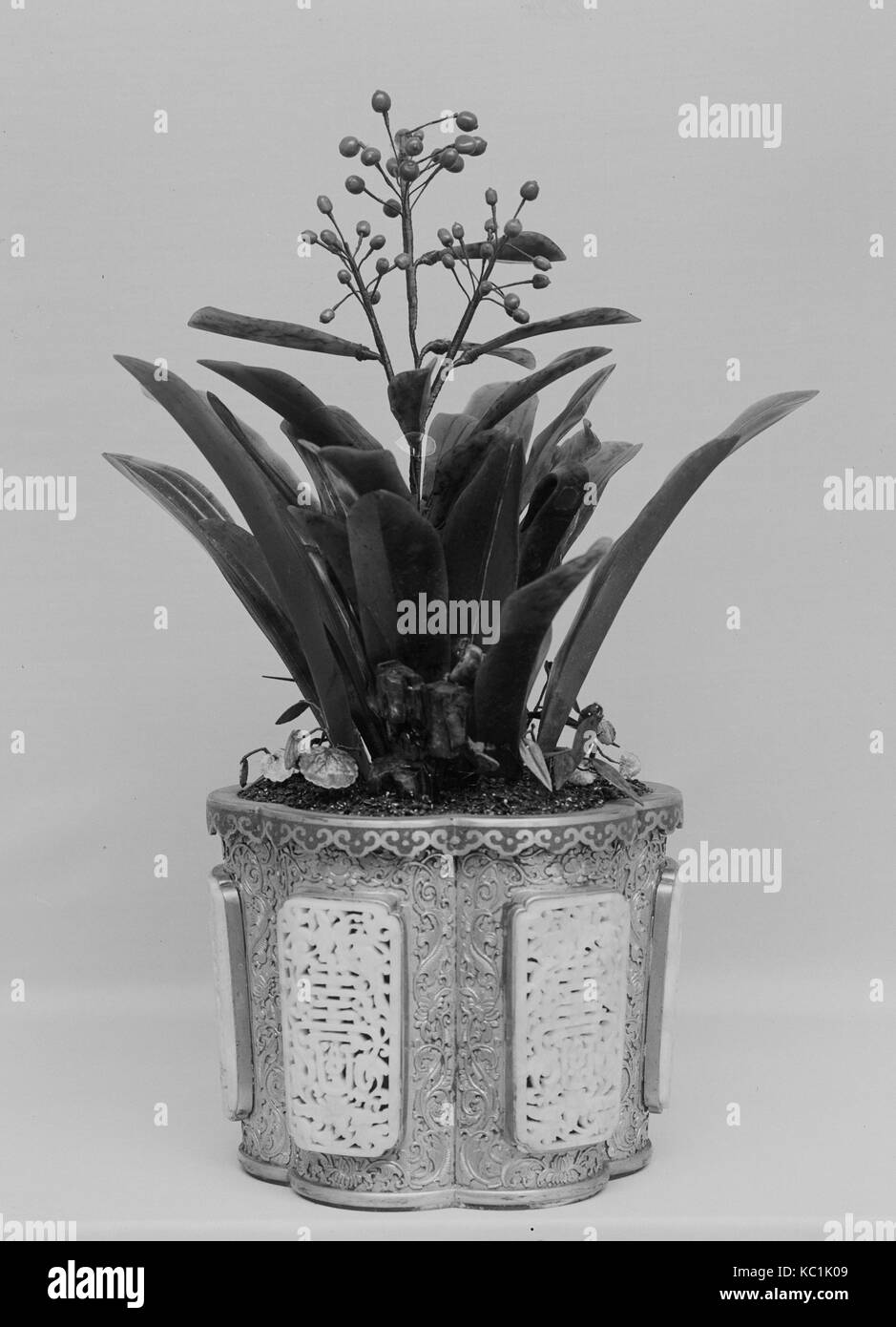 Topf mit Pflanze, Qing Dynastie (1644 - 1911), Jiaqing (1796-1820), China, Nephrit, mottling von Hell und Dunkel Grün Stockfoto