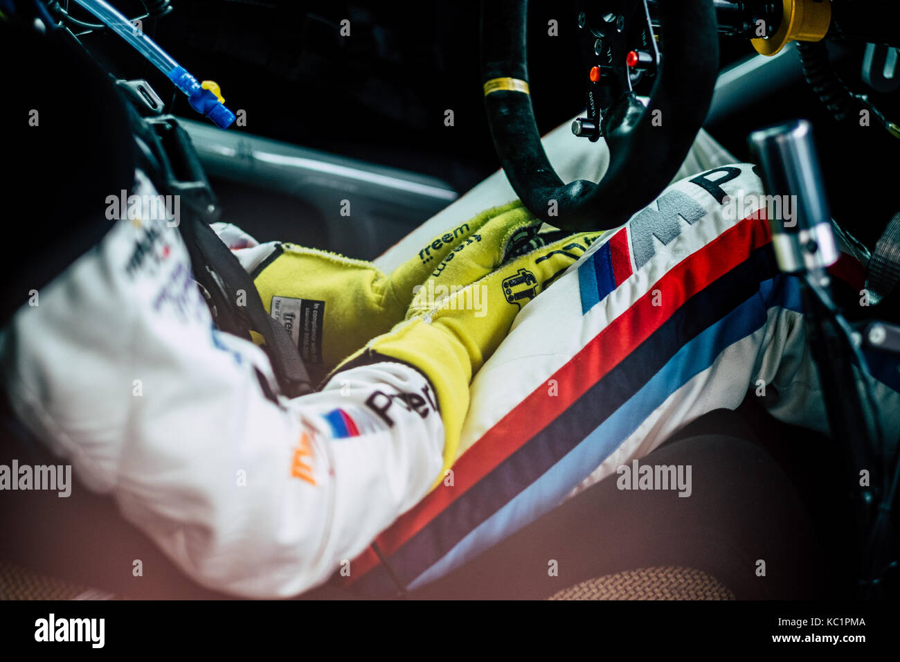 Fawkham, Longfield, UK. 1. Okt 2017. BTCC Rennfahrer Colin Turkington und Team BMW vor dem Rennen 2 des Dunlop MSA British Touring Car Championship in Brands Hatch Credit: Gergo Toth/Alamy leben Nachrichten Stockfoto