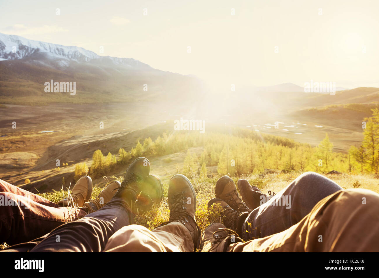 Reisen Tourismus Freundschaft Berge Beine Konzept Stockfoto