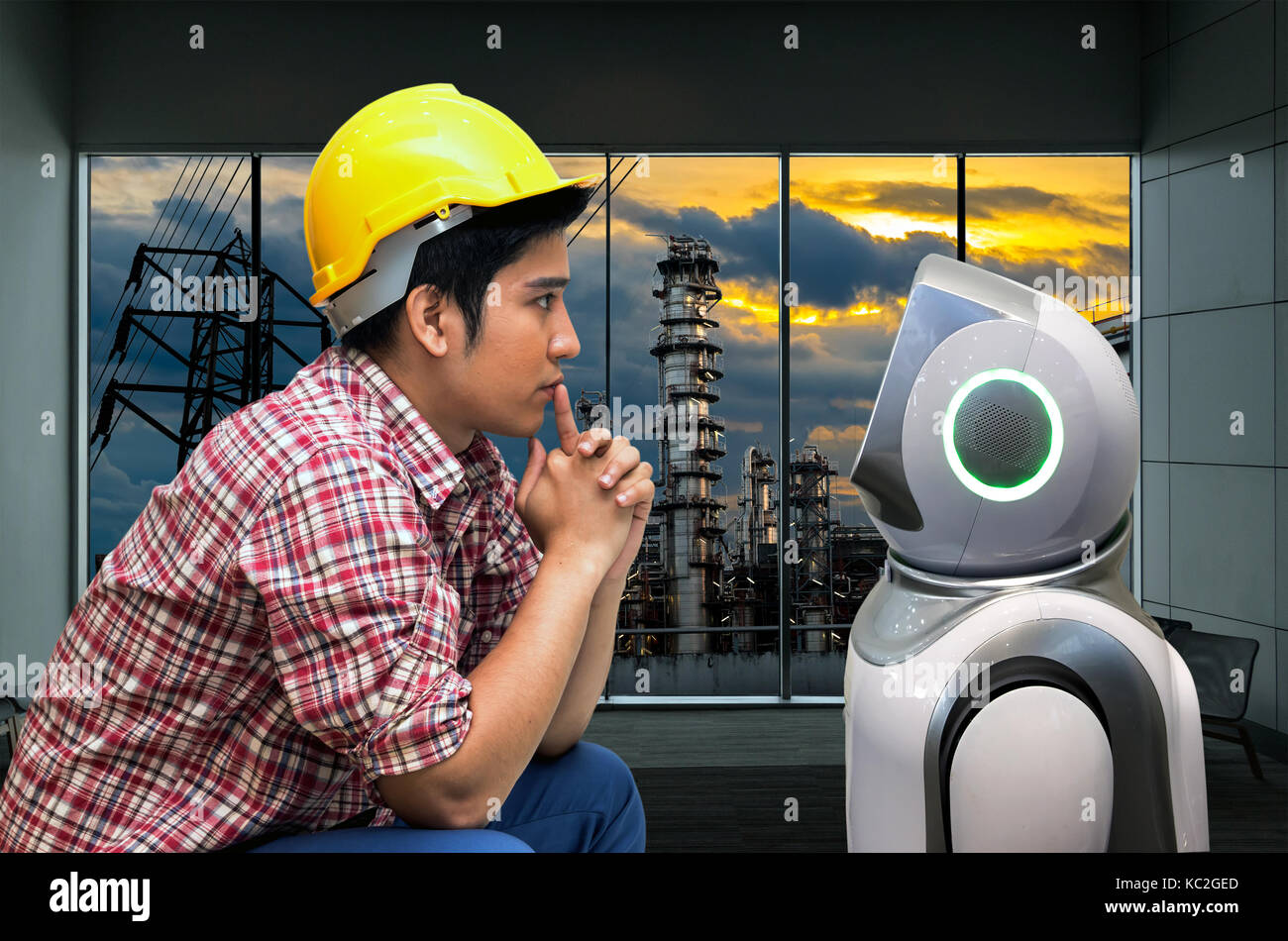 Industrie 4.0 Technologie Fertigung Fertigung Maschinen, robo Advisor Konzept. Menschliche und künstliche Intelligenz Roboter in smart factory. Stockfoto