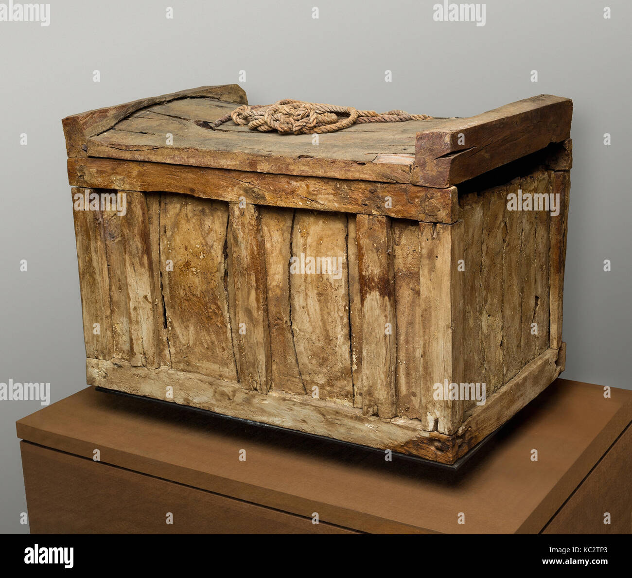 Box Sarg und Seil, Alte Königreich, Dynastie 3 - 4, Ca. 2649 - 2465 v. Chr., aus Ägypten, Fayum Eingangsbereich, Tarkhan, BSAE Ausgrabungen Stockfoto