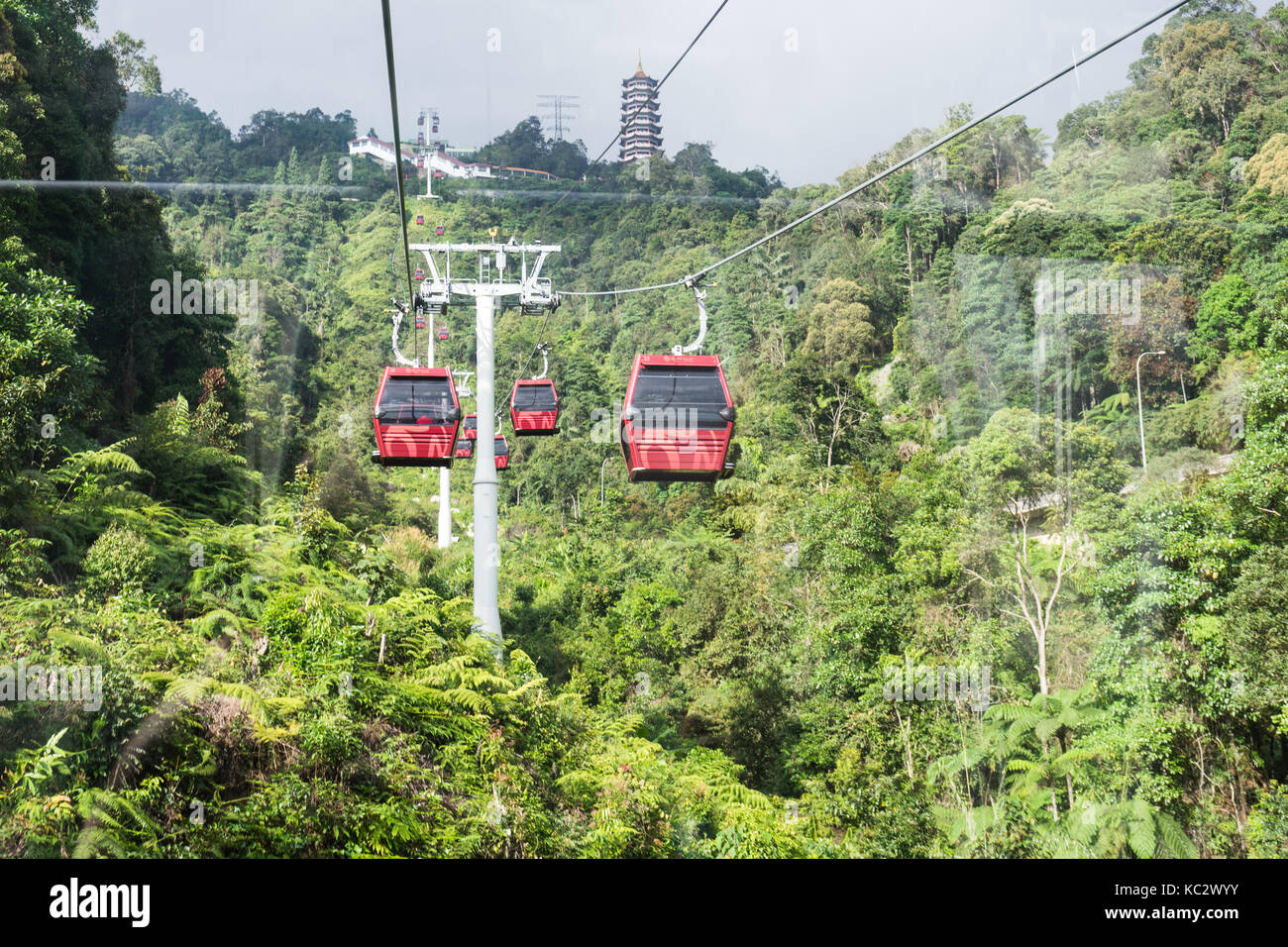 GENTING Highlands, Malaysia - Februar 11,2017: Touristen reisen auf die Seilbahn des Genting Skyway Stockfoto