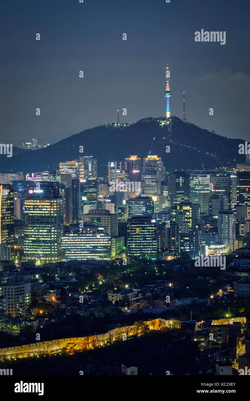 In der Nacht die Skyline von Seoul, Südkorea. Stockfoto