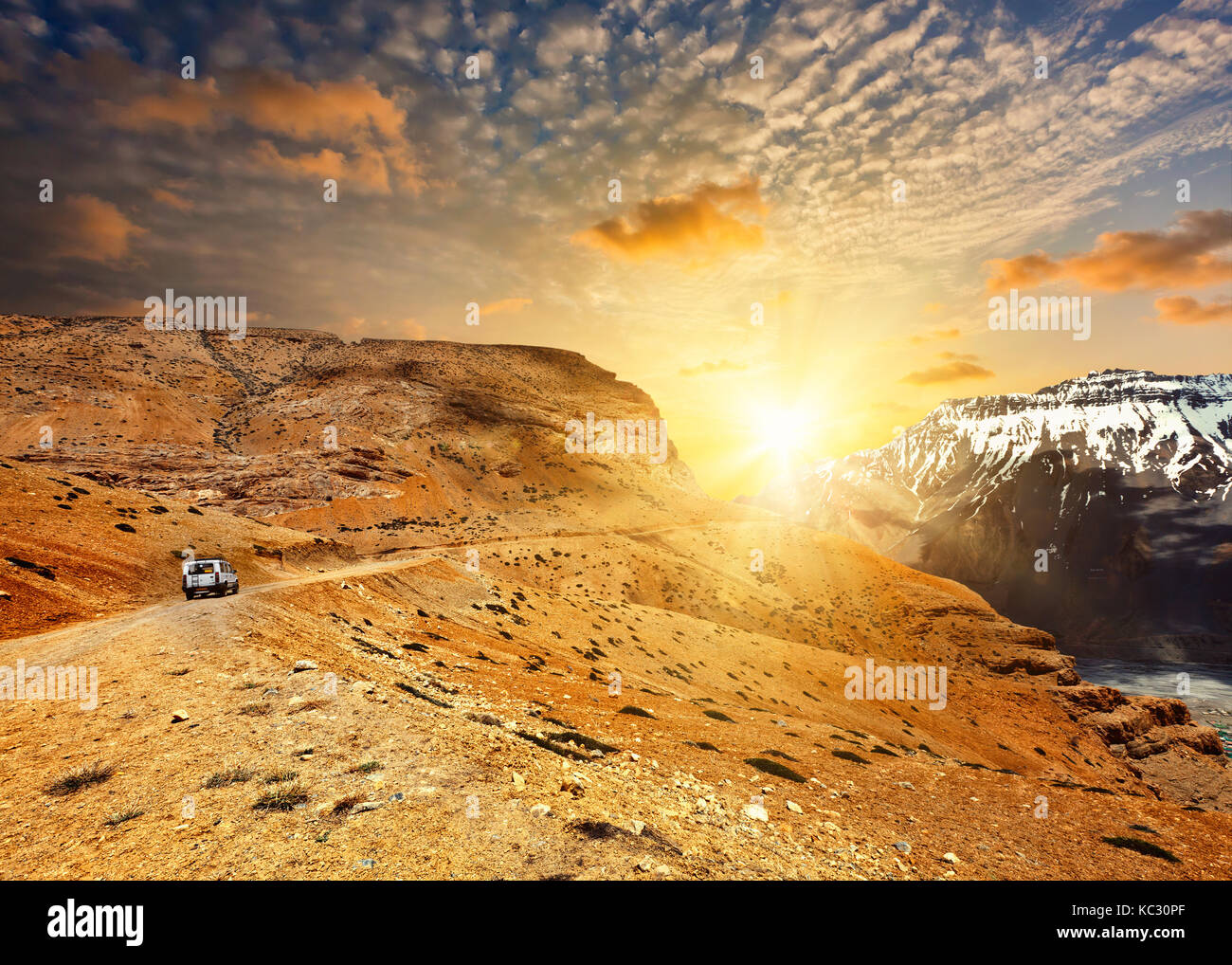 Straße im Himalaya Stockfoto