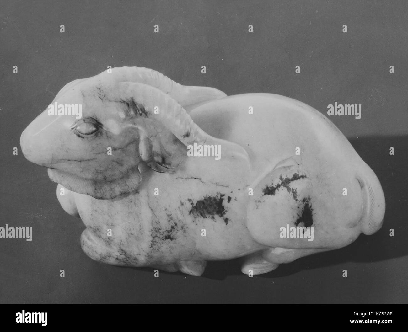 Ziege, 18. Jahrhundert, China, Jade, L. 4 1/2 in. (11,4 cm), Jade Stockfoto