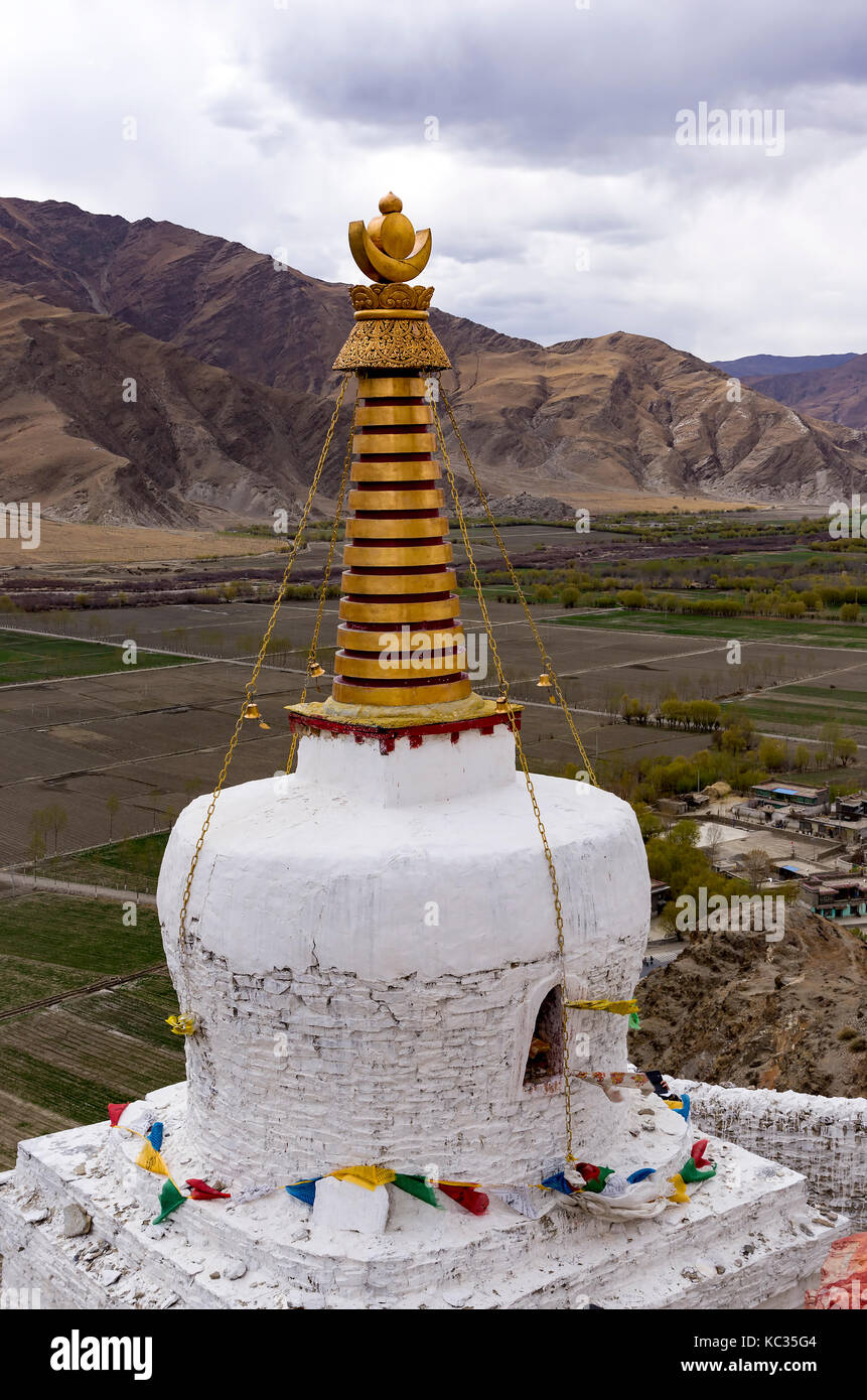 Stupa in Yumbulakhang Palace, mit Blick auf den Yarlung Tal - Tibet Stockfoto