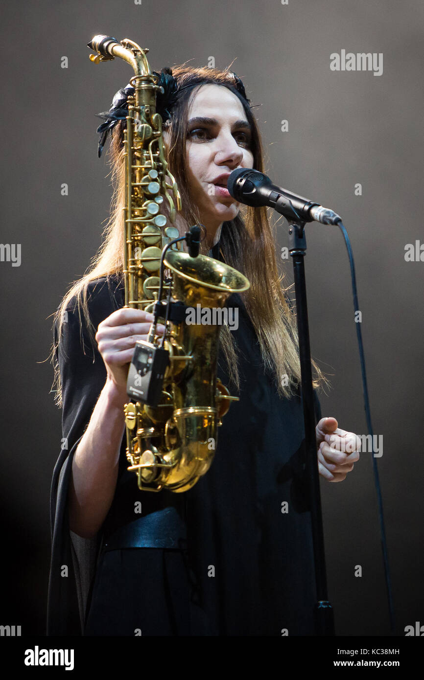 Der englische Sänger, Musiker, Dichter und Songwriter PJ Harvey spielt ein Live-Konzert beim spanischen Musikfestival Primavera Sound 2016 in Barcelona. Spanien, 04/06 2016. Stockfoto