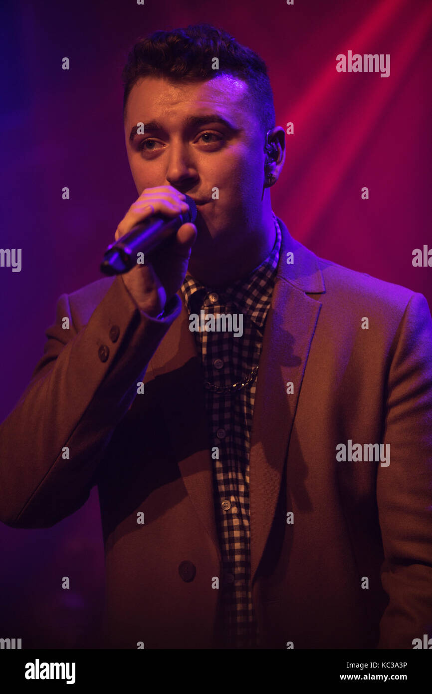 Der englische Sänger, Songwriter und Musiker Sam Smith führt ein Live Konzert im Niederländischen Showcase Festival und Musik Konferenz Eurosonic Festival 2014. Niederlande, 15.01.2014. Stockfoto