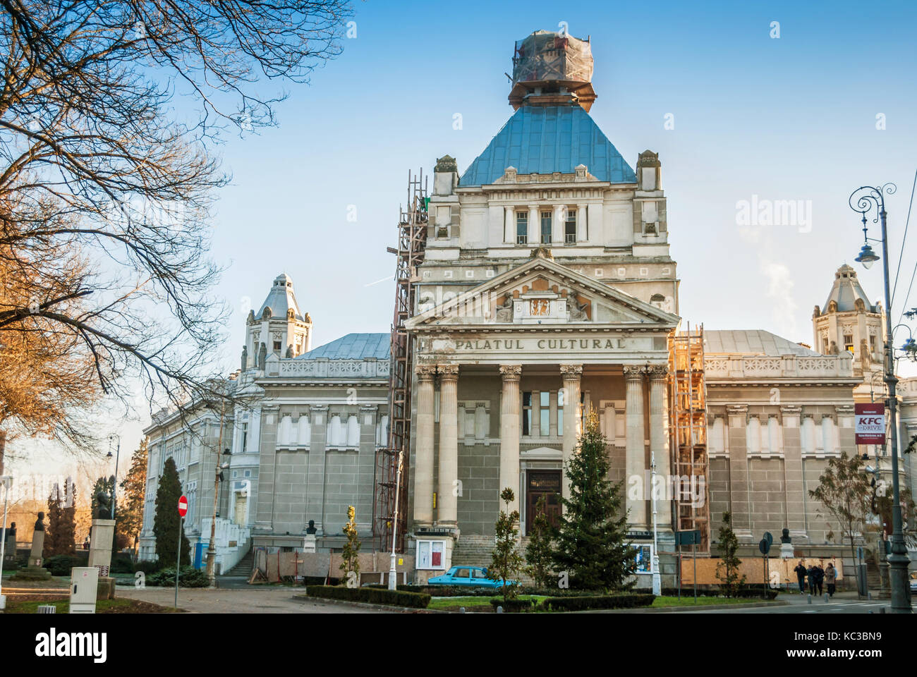 Arad, Rumänien - Januar 01, 2013: Palast der Kultur. Die Teile der Gebäude Architektur in Arad, Rumänien Stockfoto