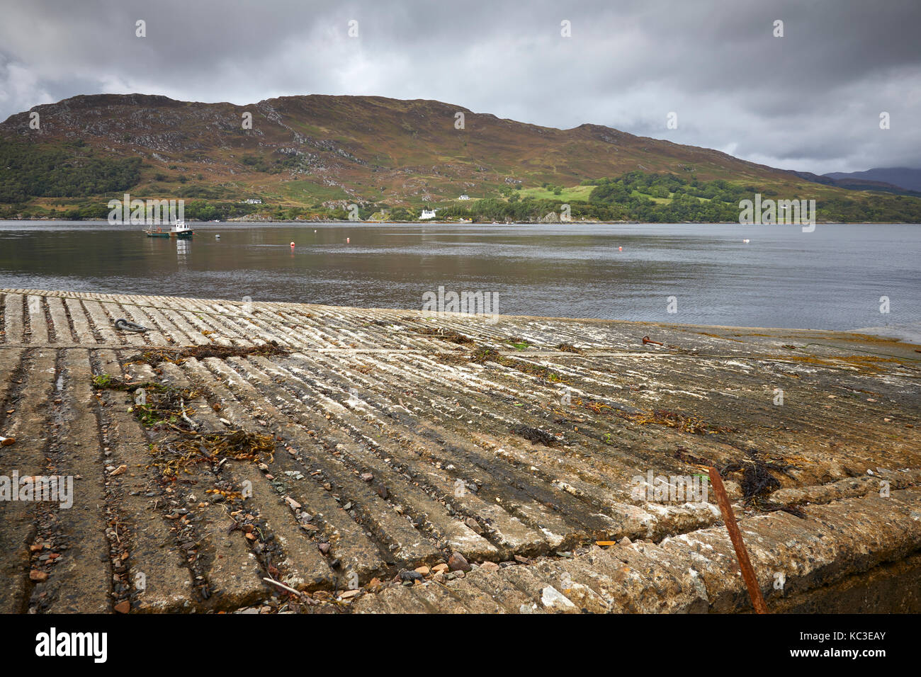 Strome Castlle und North Strome das nördliche Ufer. Von Stromeferry (keine Fähre) über Loch Carron Stockfoto