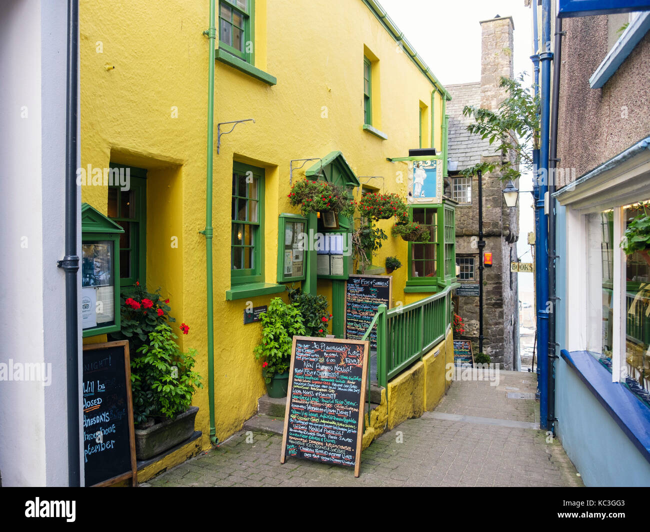 Die plantagenet House Restaurant und die Tudor Merchant House auf schmaler Spur. Kai Hügel, Tenby, Pembrokeshire, South Wales, UK, Großbritannien Stockfoto
