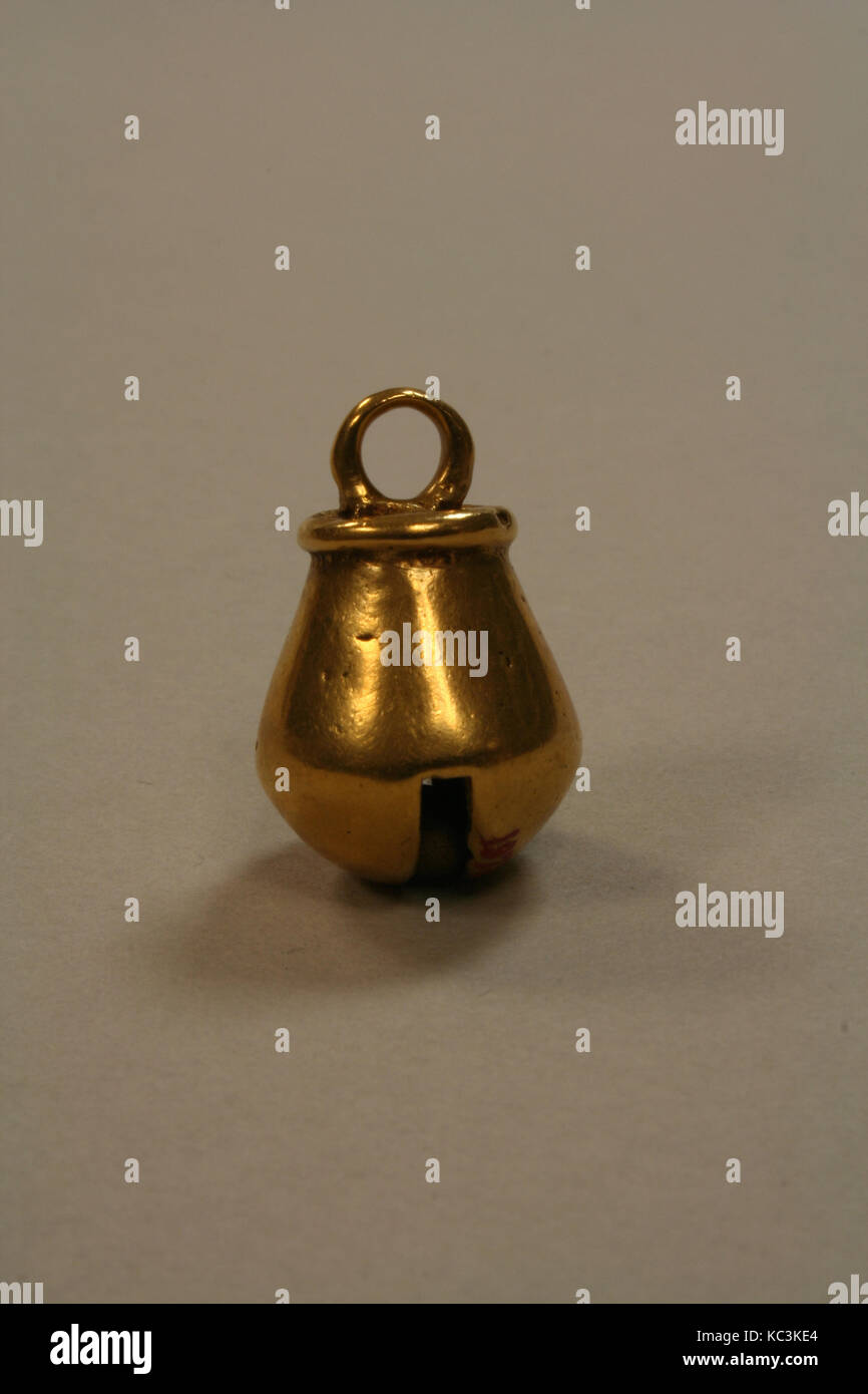 Bell, 12. Jahrhundert, Panama, Veraguas (?), Gold, D. 1 1/16-in. (2.7Cm), Metal-Musical Instrumente Stockfoto