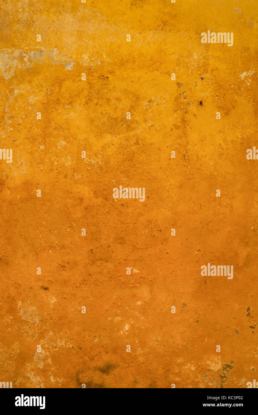 Orange und Kupfer-farbigen Hintergrund in Form von alt und verrostet aus Metall Stockfoto