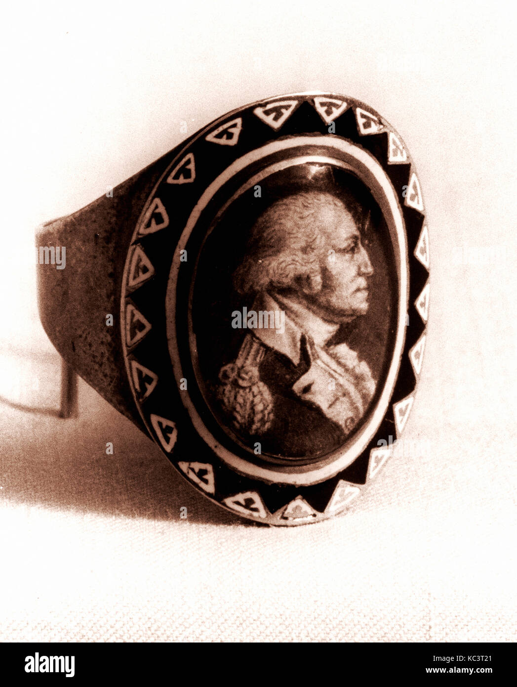 Trauer Ring, 1800, Gold, Emaille, 7/8 x 3/4 in. (2,2 x 1,9 cm), Schmuck Stockfoto