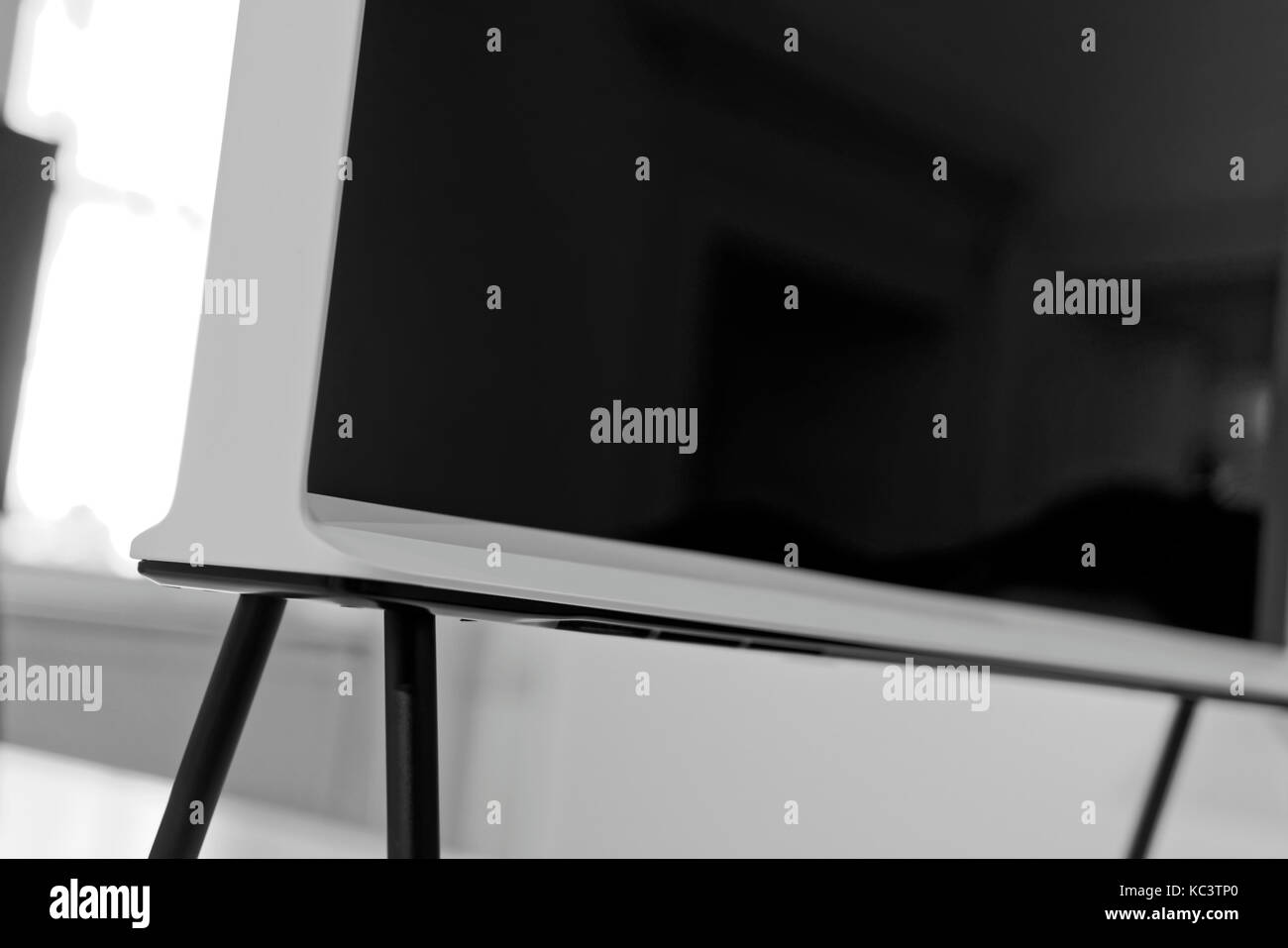 Samsungs SerifTV von den Bouroullecs Stockfoto