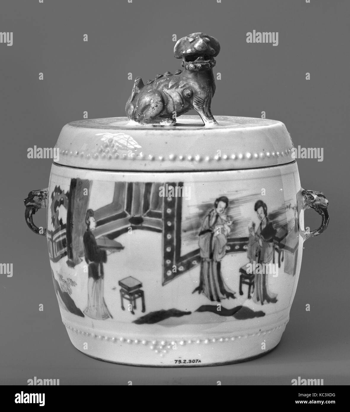Überdachte Terrine, Qing Dynastie (1644 - 1911), Kangxi (1662 - 1722), Ende des 17. Anfang des 18. Jahrhunderts, China, Porzellan gemalt in Stockfoto