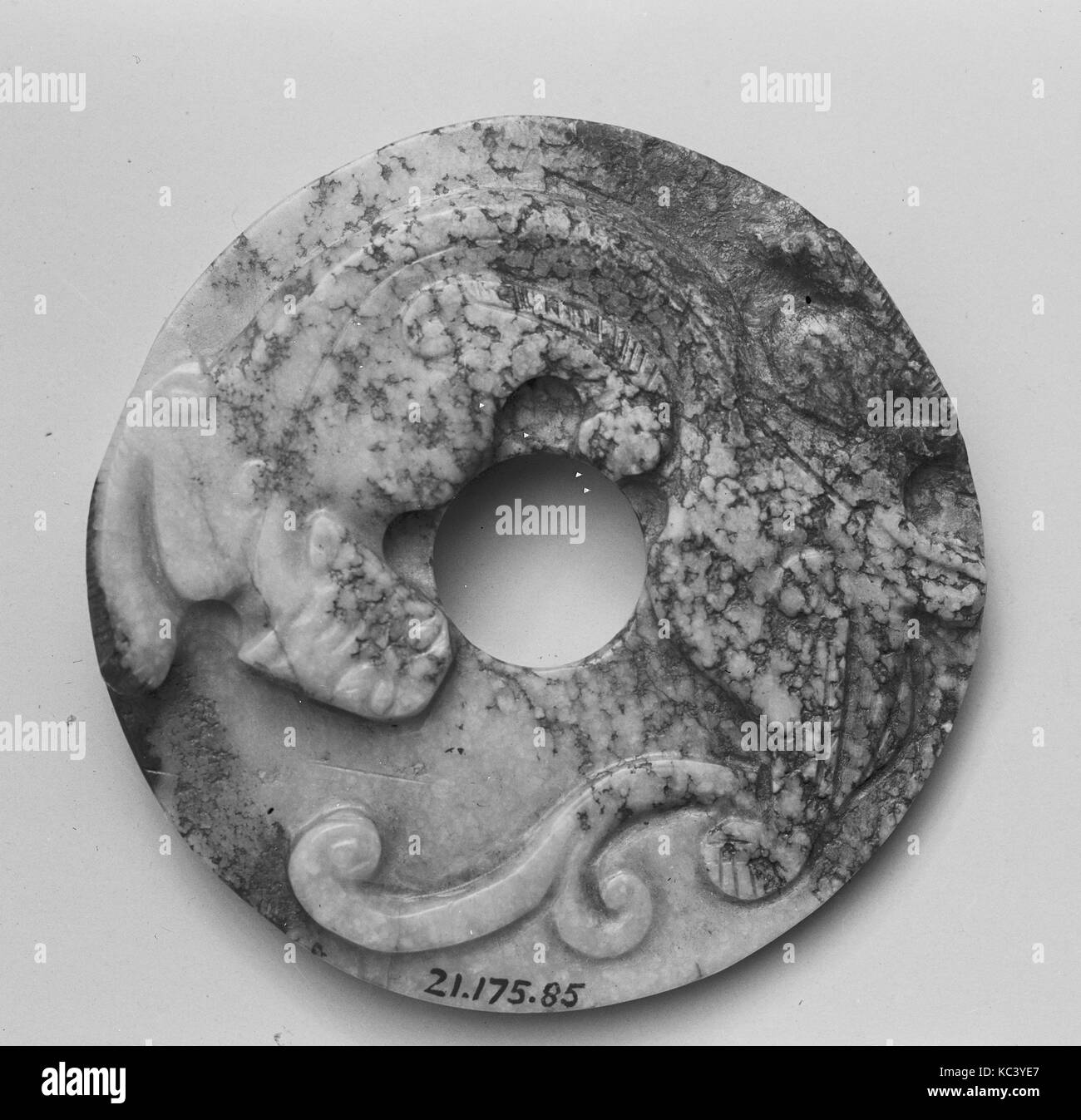 Festplatte, Han Dynastie (206 v. Chr. - A.D. 220), China, Nephrit, Diam. 3 in. 7,6 cm (3 Zoll), Jade Stockfoto