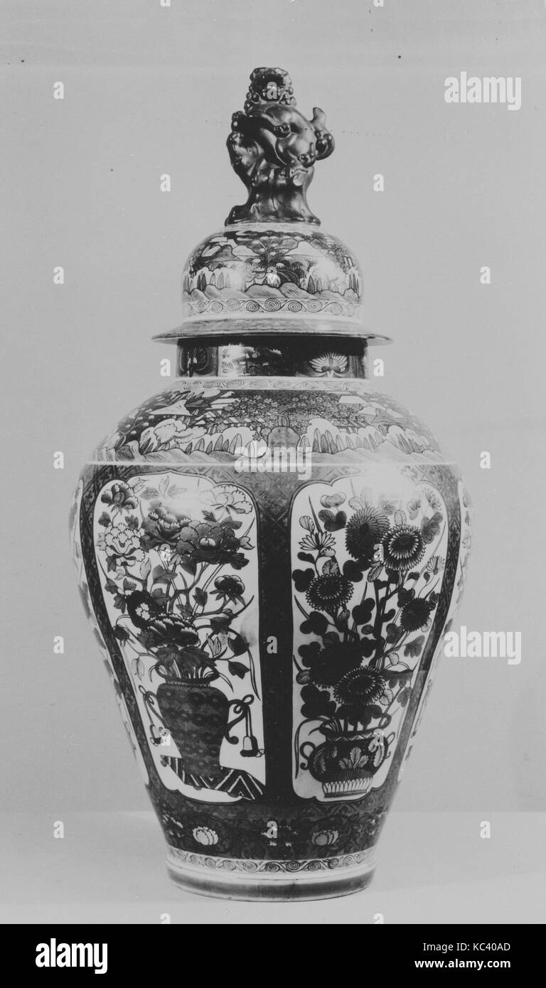 Vase mit Deckel, Edo Periode (1615 - 1868), 1680, Japan, Porzellan in farbigen Glasuren und Gold (Arita ware, Imari Typ eingerichtet Stockfoto