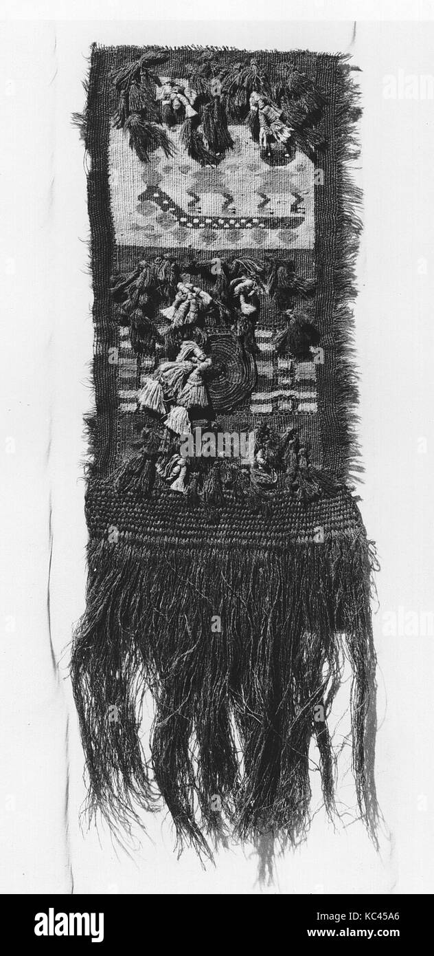 Turban end Panels, 12. - 15. Jahrhundert, Peru, Chimú, Baumwolle, Camelid Haar, H.5 3/4 x W. 16 3/4 in. (14,6 x 42,5 cm), Textilien Stockfoto