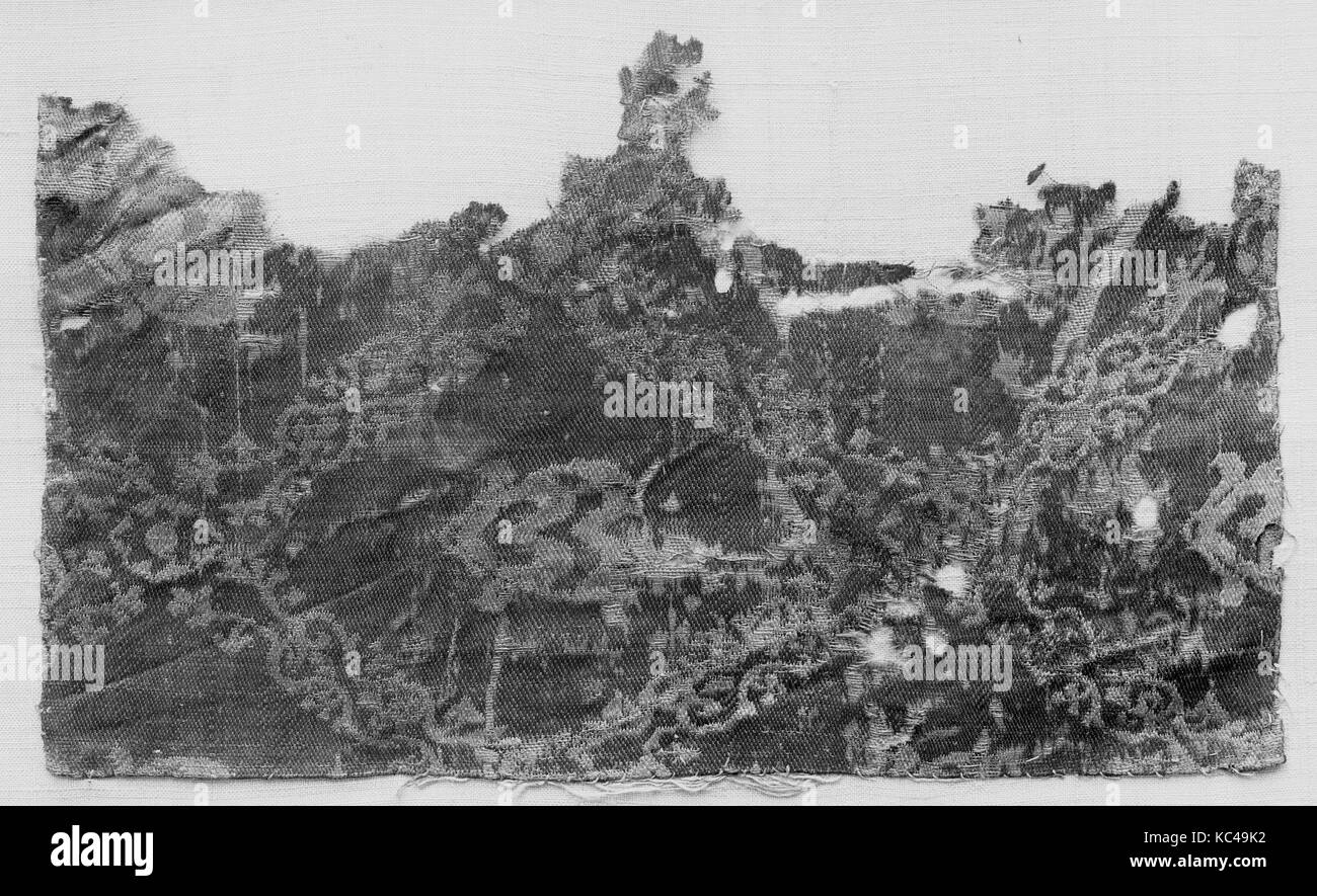 Fragment, 5.-6. Jahrhundert, Irak oder Syrien, Seide zugeschrieben; samite (?), 4,5 cm hoch 8,50 breit (11,4 cm hoch, 21,6 cm breit Stockfoto