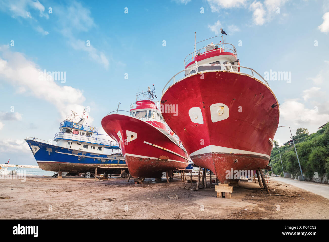 Drei Schiff im Dock für Wiederherstellung Stockfoto