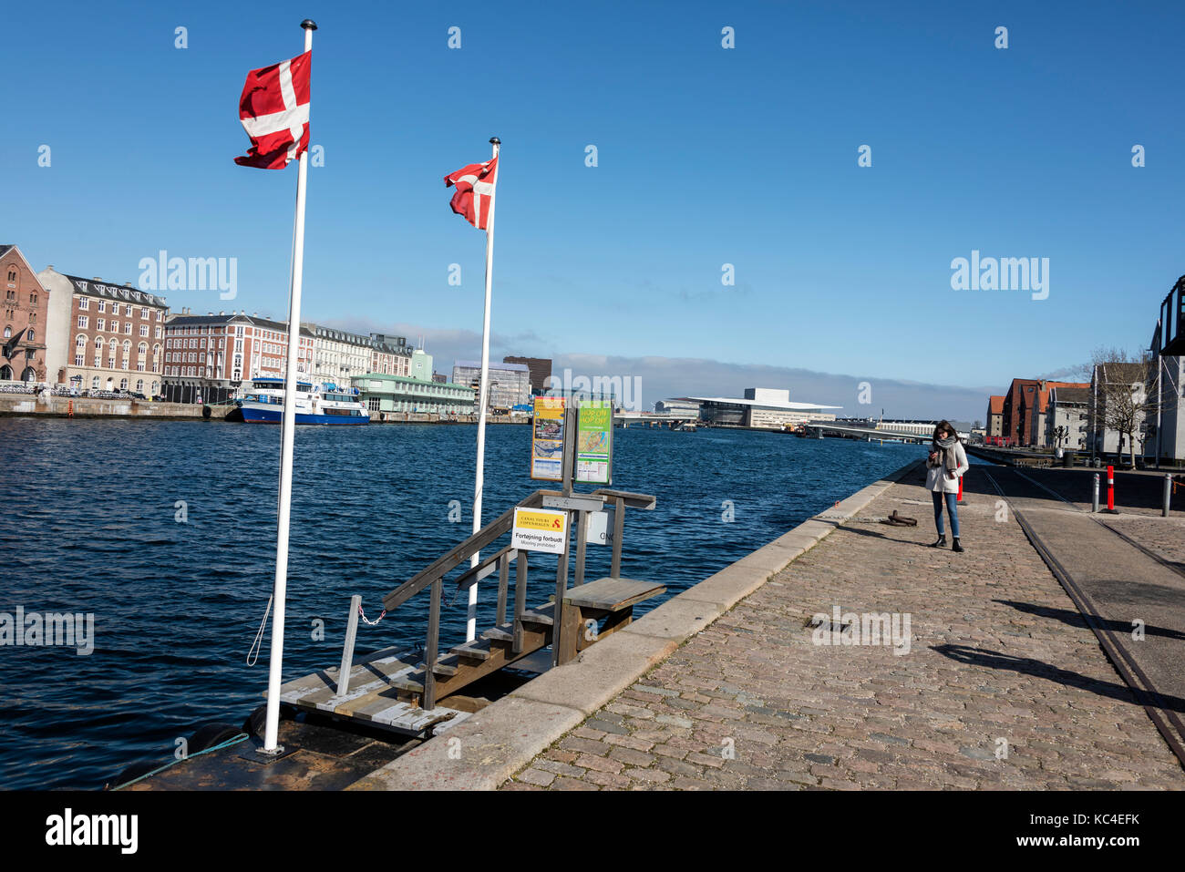 Auf der Seite von Christianshavn Kopenhagener Hafen an der Royal Danish Opera House in Dänemark Stockfoto