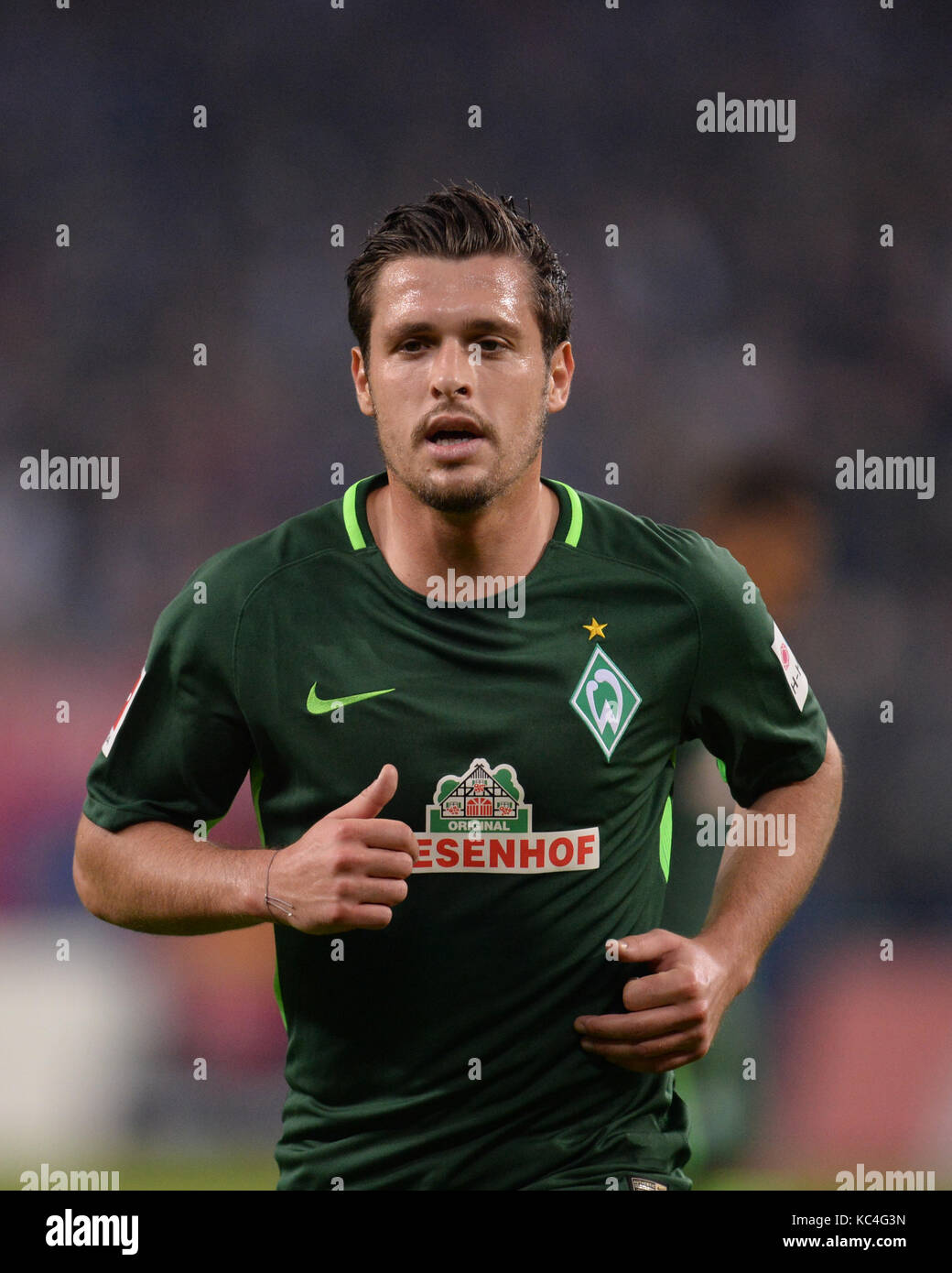 Bremer Zlatko Junuzovic während der deutschen Fußball-Bundesliga Match zwischen dem Hamburger SV und Werder Bremen am Volksparkstadion in Hamburg, Deutschland, 30. September 2017. Foto: Daniel Reinhardt/dpa Stockfoto