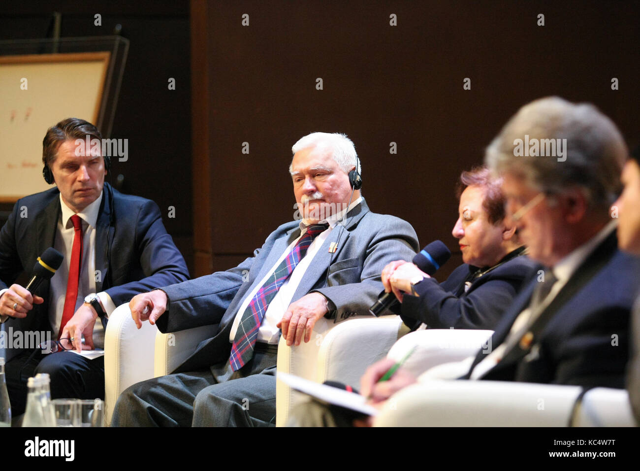 Danzig, Polen. 03 Okt, 2017. Der ehemalige polnische Präsident und Friedensnobelpreisträger Lech Walesa ist in Danzig, Polen gesehen, während die 'Solidarität in das 21. Jahrhundert" Debatte, die am 3. Oktober 2017, das Thema der Debatte war die gegenwärtigen Herausforderungen für die Notwendigkeit der Solidarität und der Notwendigkeit, darüber, ob die Welt noch Solidarität während der Украино Konflikt werden kann, der syrischen Krieg und die ständig steigende Zahl der Flüchtlinge in der Welt zu reflektieren. Quelle: Michal Fludra/Alamy leben Nachrichten Stockfoto