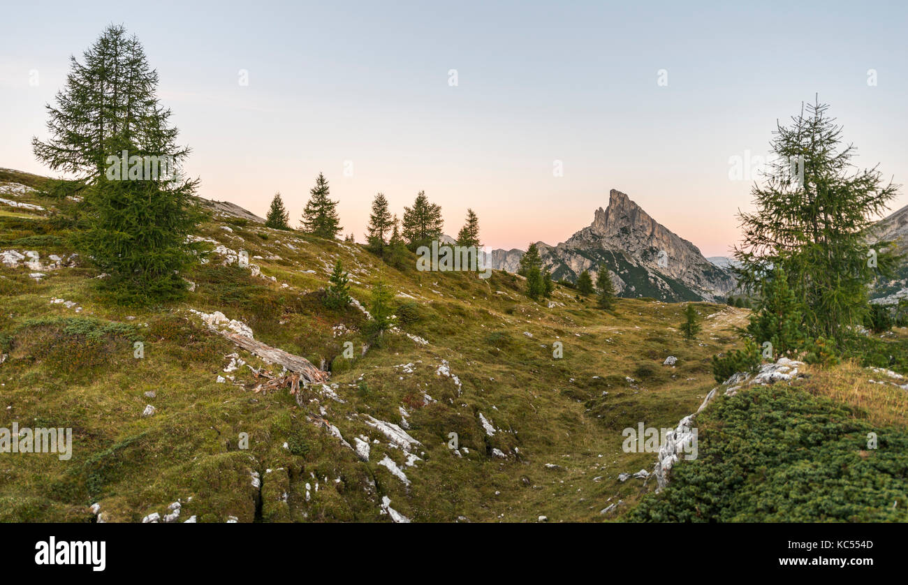 Sunrise, Ansicht der Sassa di stria Peak, Passo Falzarego, Passo Falzarego Pass, Dolomiten, Südtirol, Trentino-Alto Adige, Italien Stockfoto