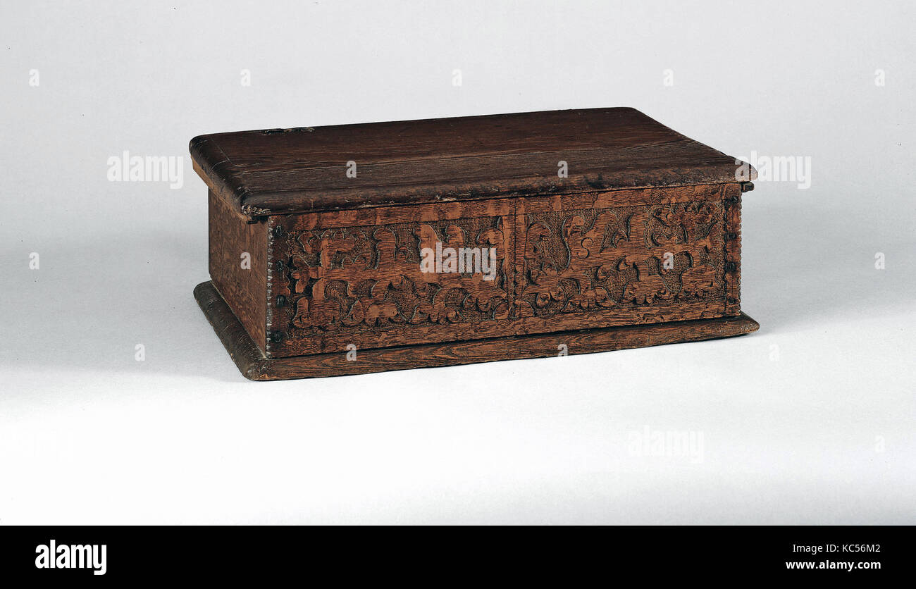 Box, 1675-1700, in Connecticut River Valley, Connecticut, USA, US-amerikanischen, Eiche, Kiefer, 7 x 21 x 13 cm. (17,8 x 5 Stockfoto