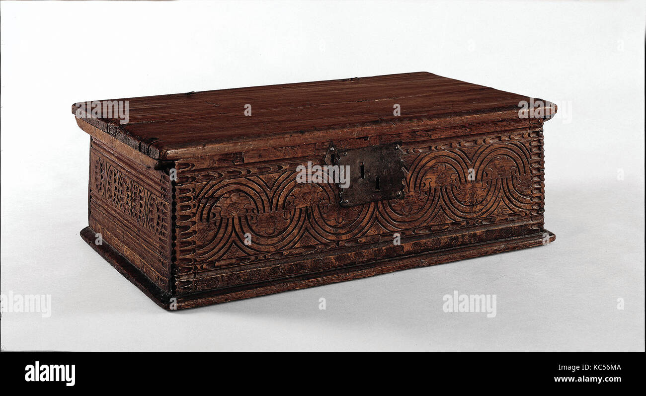 Box, 1675-1700, in den USA, US-amerikanischen, Eiche, Kiefer, 9 x 26 1/2 x 15 in. (22,9 x 67,3 x 38,1 cm), Möbel Stockfoto