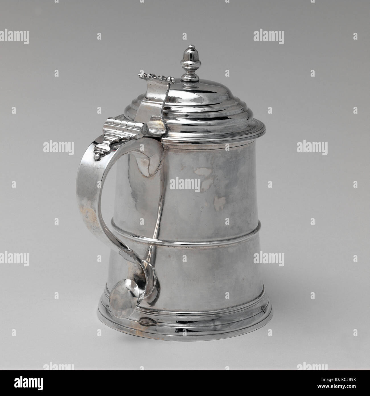 Tankard, Ca. 1785-95, möglicherweise in Boston, Massachusetts, USA, US-amerikanischen, Silber, Gesamt: 8 1/16 x 7 1/8 in. (20.5 Stockfoto