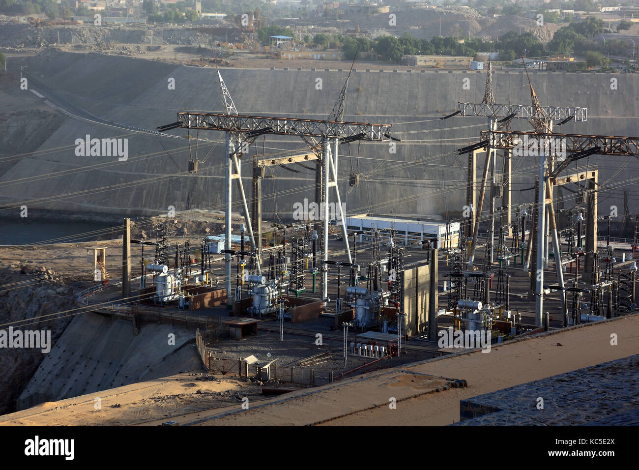 Electric Company, der Unterstation in der neuen Staudamm bei Assuan auf der Nile, Afrika, Oberägypten Stockfoto