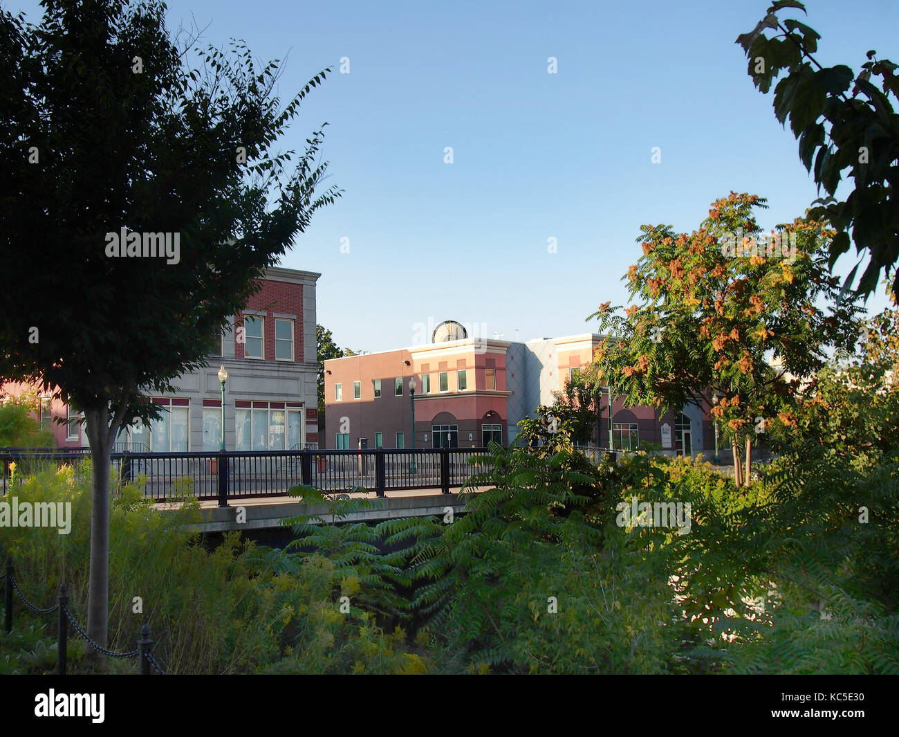 In Syracuse, New York, USA, 24. September 2017. Blick auf den Osten Fayette Straße in der Innenstadt von Syrakus, in New York im späten Sommer Stockfoto