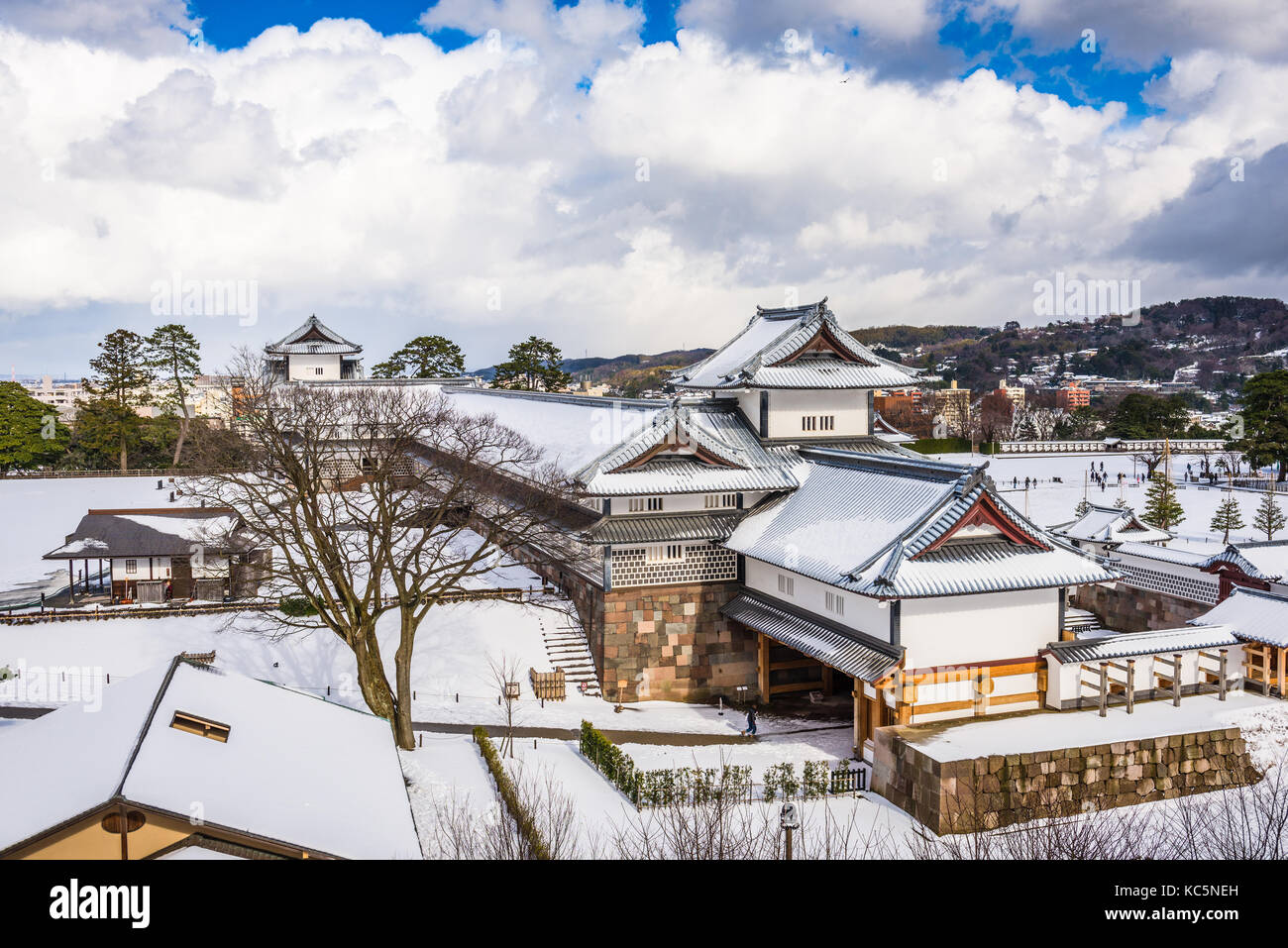 Kanazawa, Japan in Kanazawa Castle im Winter. Stockfoto