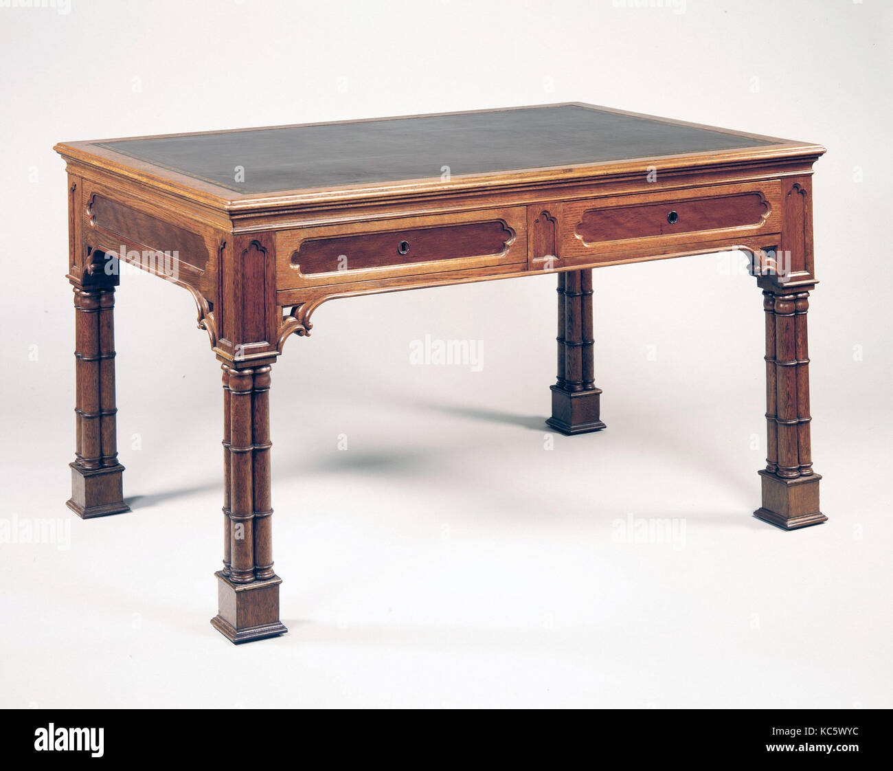 Bibliothek Tabelle, Ca. 1855, in New York, New York, USA, US-amerikanischen, Eiche, Nussbaum, Kirschbaum, Pappel, 29 1/4 x 51 3/4 x 33 Stockfoto