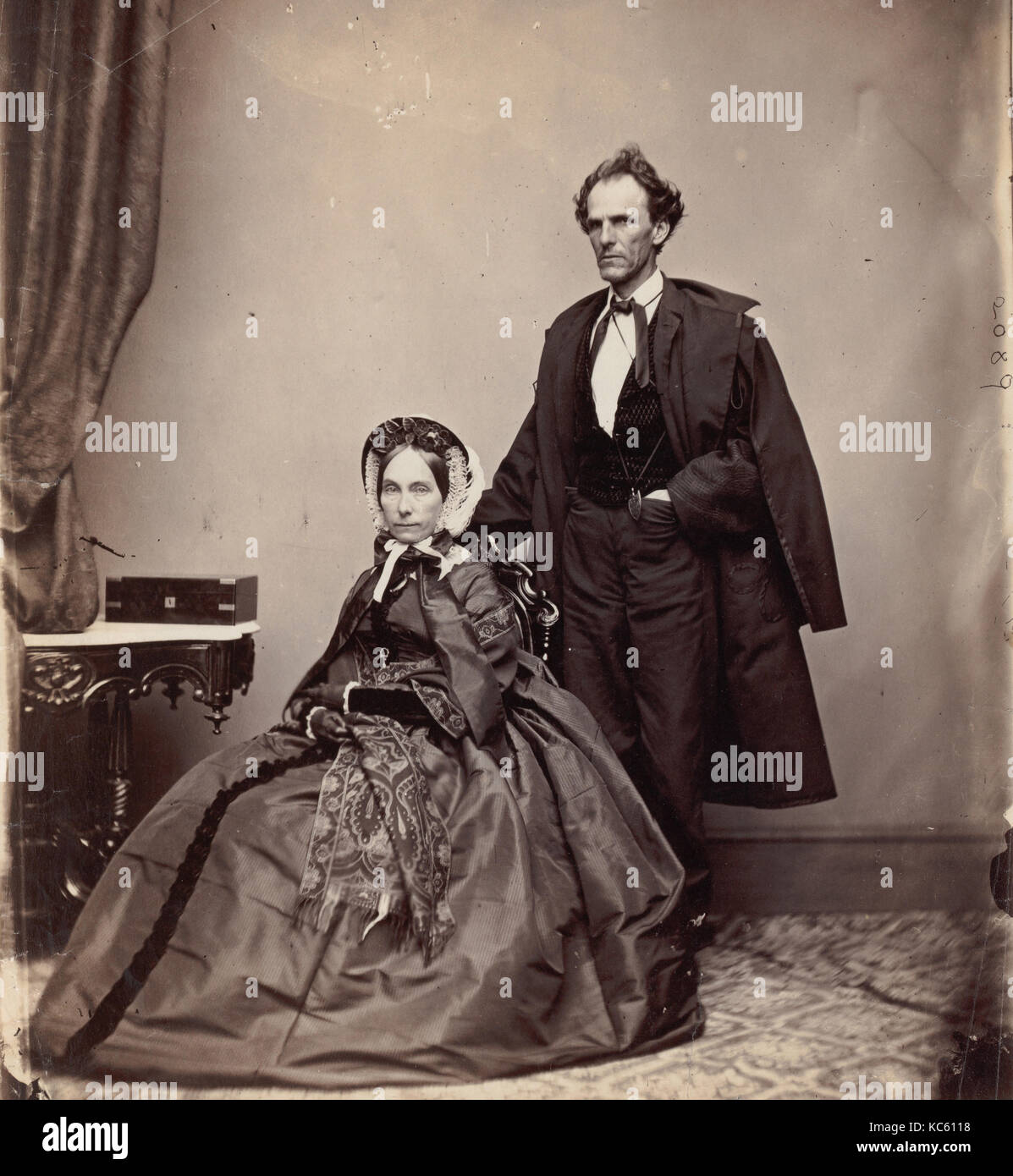 Senator und Frau James Henry Lane, 1861-66, Eiweiß silber Drucken aus Glas negativ, 22,8 × 19,7 cm (9 x 7 3/4 Zoll Stockfoto