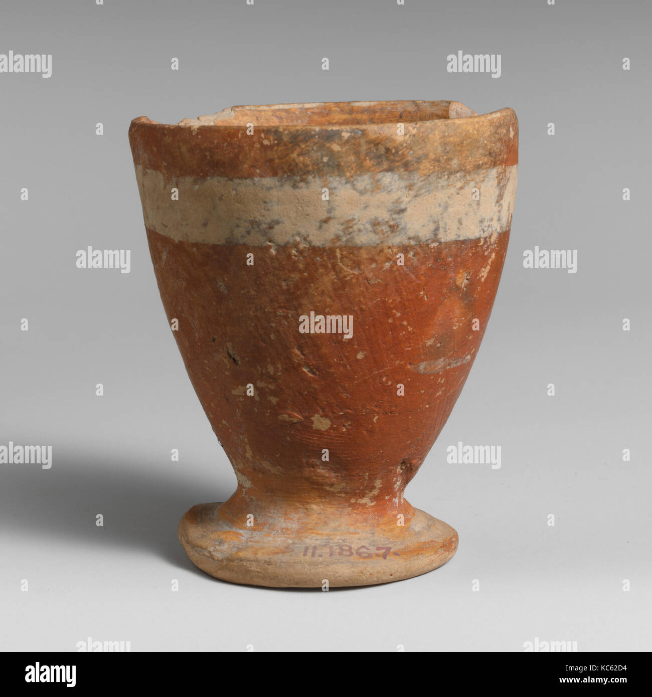 Terrakotta Becher, mittleren minoischen ICH, Ca. 2100 - 1900 V.CHR., Minoan, Terrakotta, H.2 3/4 in. (7 cm); Durchmesser 2 1/4 in. (5,7 cm Stockfoto