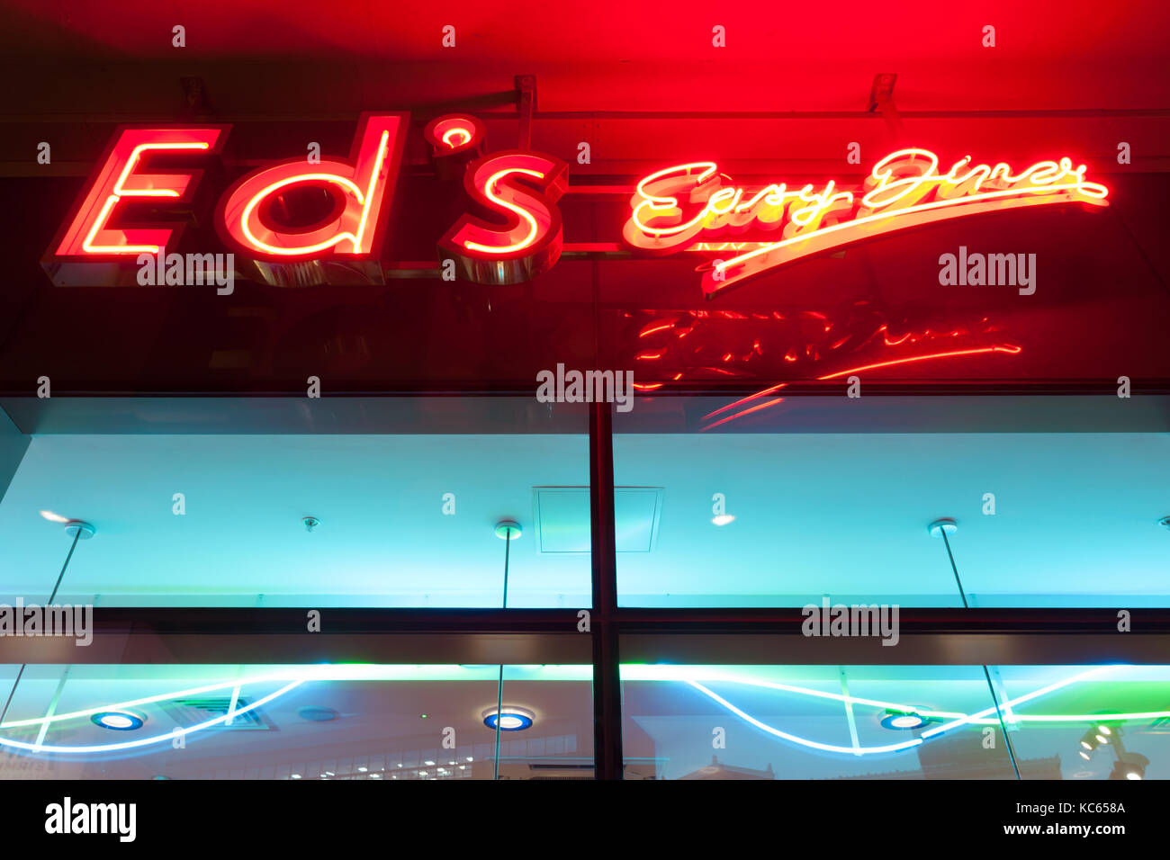 Außen Leuchtreklamen für Ed ist einfach, Diner, Birmingham, Großbritannien Stockfoto