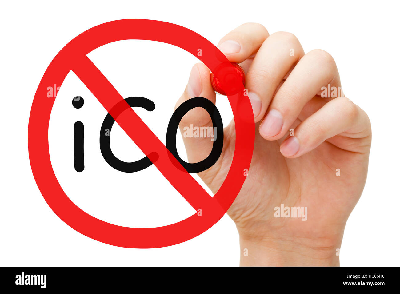 Handzeichnung ICO - die erste Münze mit Verbotsschild Konzept mit Marker auf Transparenten abwischen. Stockfoto