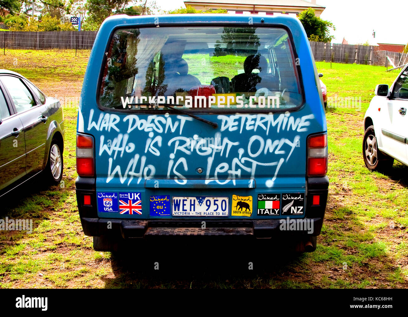 Anti-kriegs-Slogan auf der Rückseite des Van Stockfoto