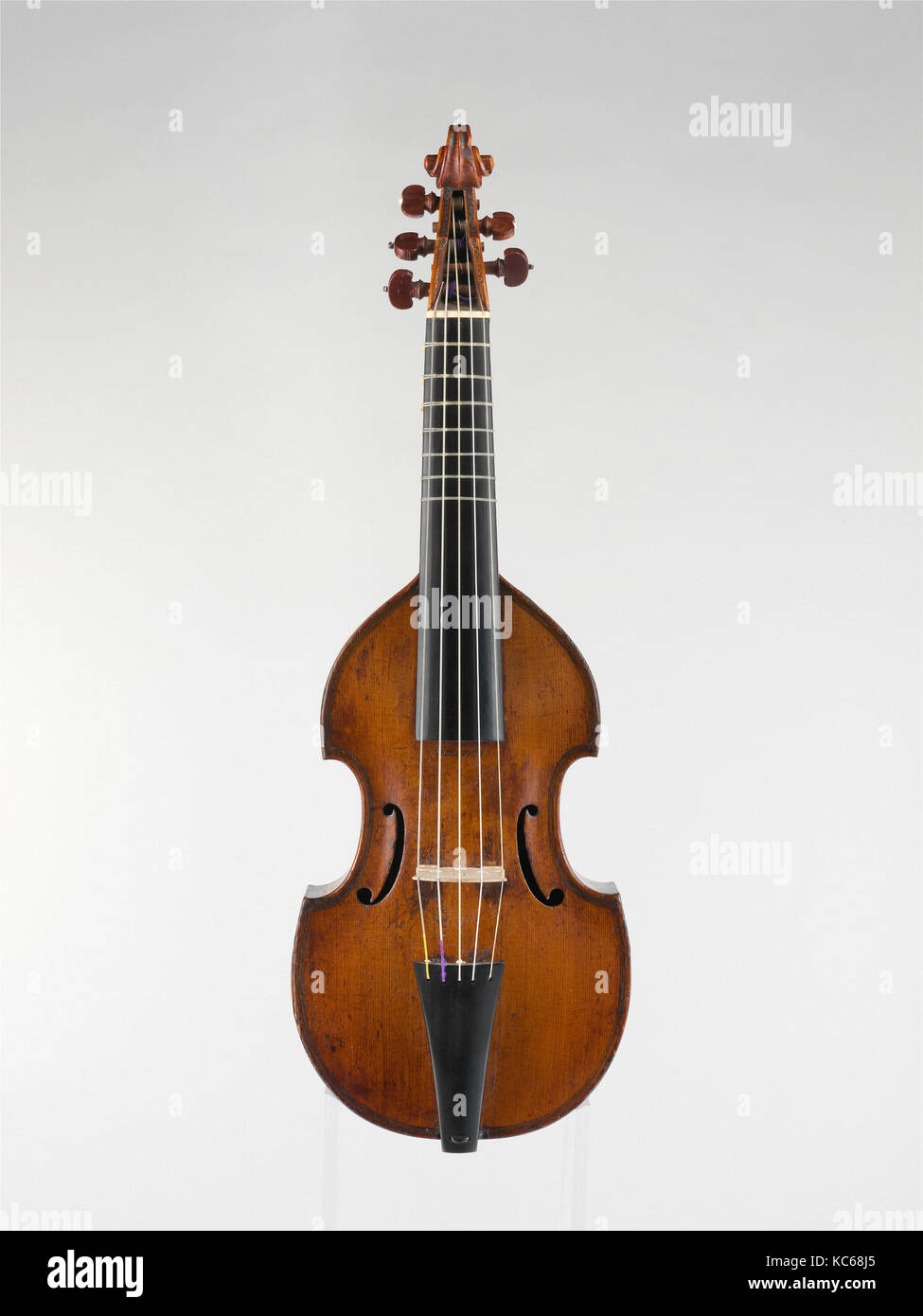 Pardessus de Viole, Ca. 1750, Mirecourt, Frankreich, Französisch, Holz, Gesamt: 19 x 10 x 56,8 cm (7 1/2 x 3 15/16 x 22 3/8 in Stockfoto