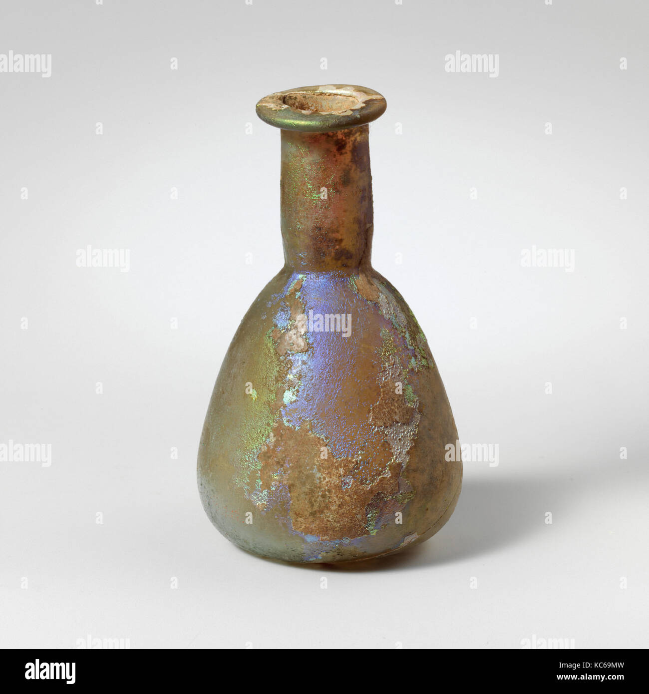 Glas Parfüm Flasche, frühen Kaiserzeit, 1. Jh. N.CHR., Römische, Glas, geblasen, 2 15/16 in. (7.4 cm), Glas, farblos mit hellen Stockfoto